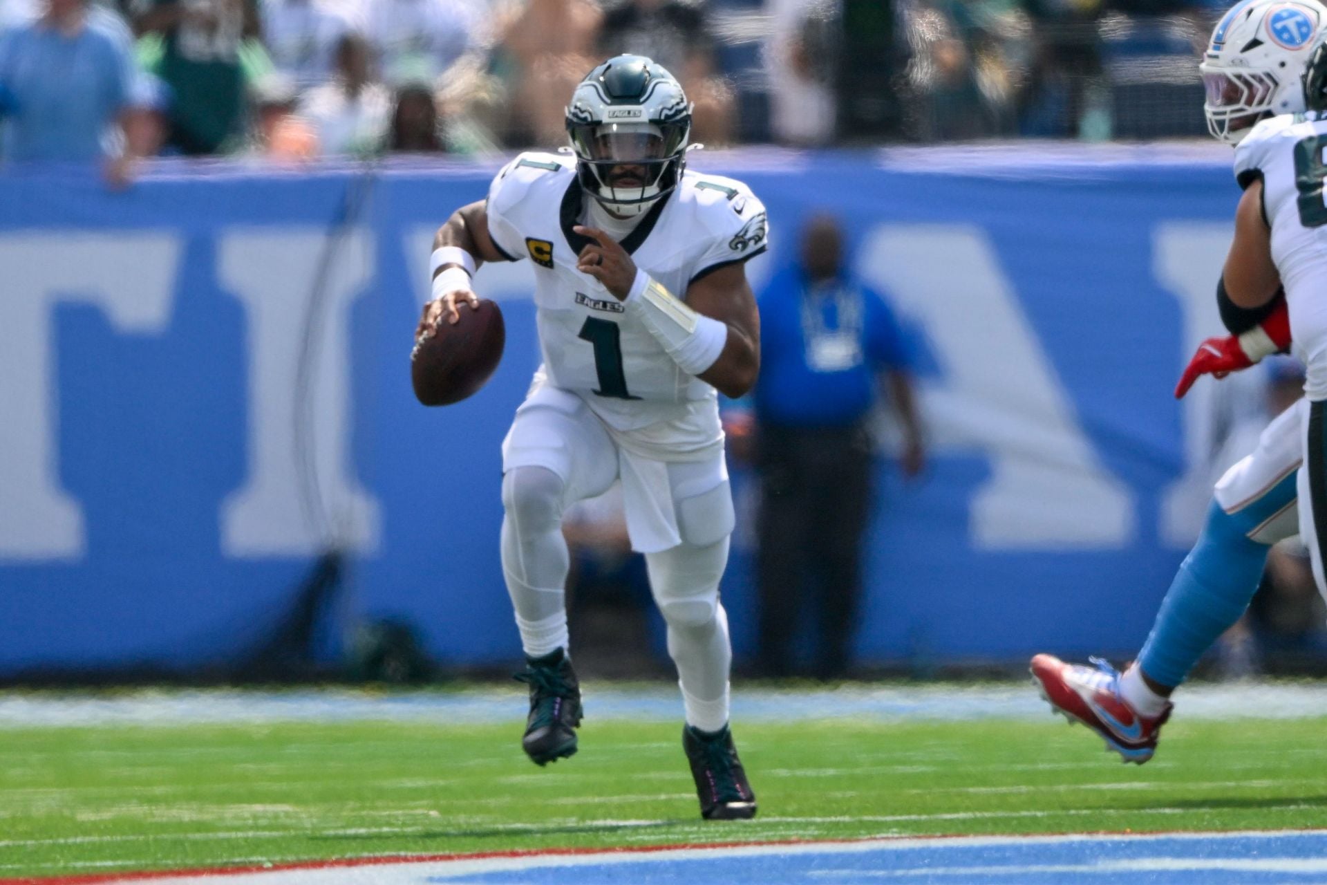 "The running game again was pretty non-existent": Jason Kelce gets honest about Jalen Hurts & Eagles after 2-0 start to 2026