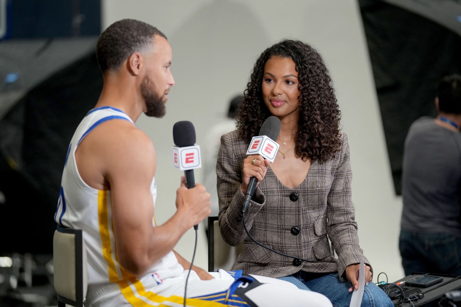 “Malika Andrews Should Never Cover Tennis Again”: Fans Erupt as ESPN Reporter’s “Sausage” Zverev Blunder Sparks Fierce Backlash