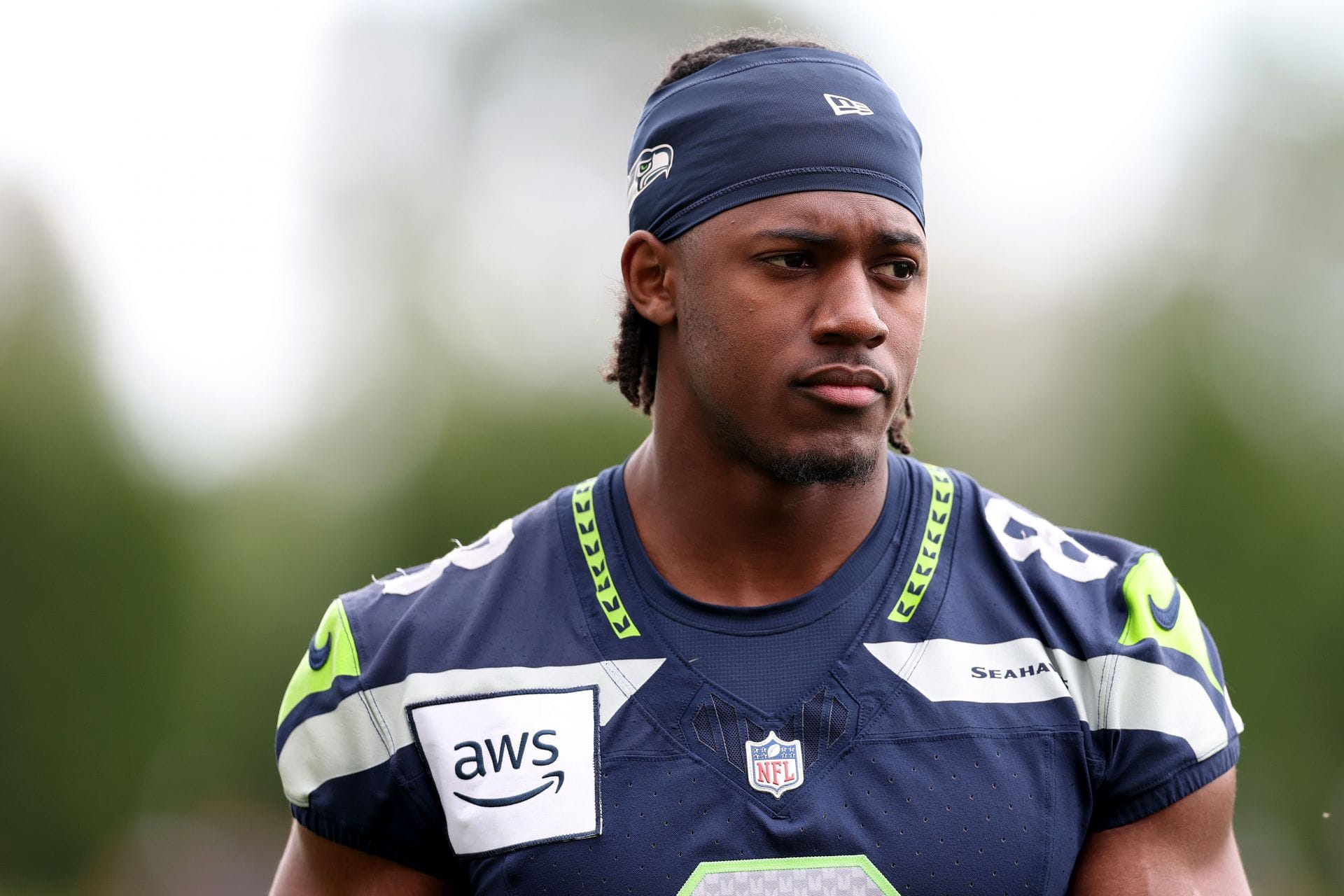 "Did Jadarian Price bang the OCs wife or something?": Joe Burrow's ex-teammate slams Seahawks over limited use of rookie RB vs. Patriots