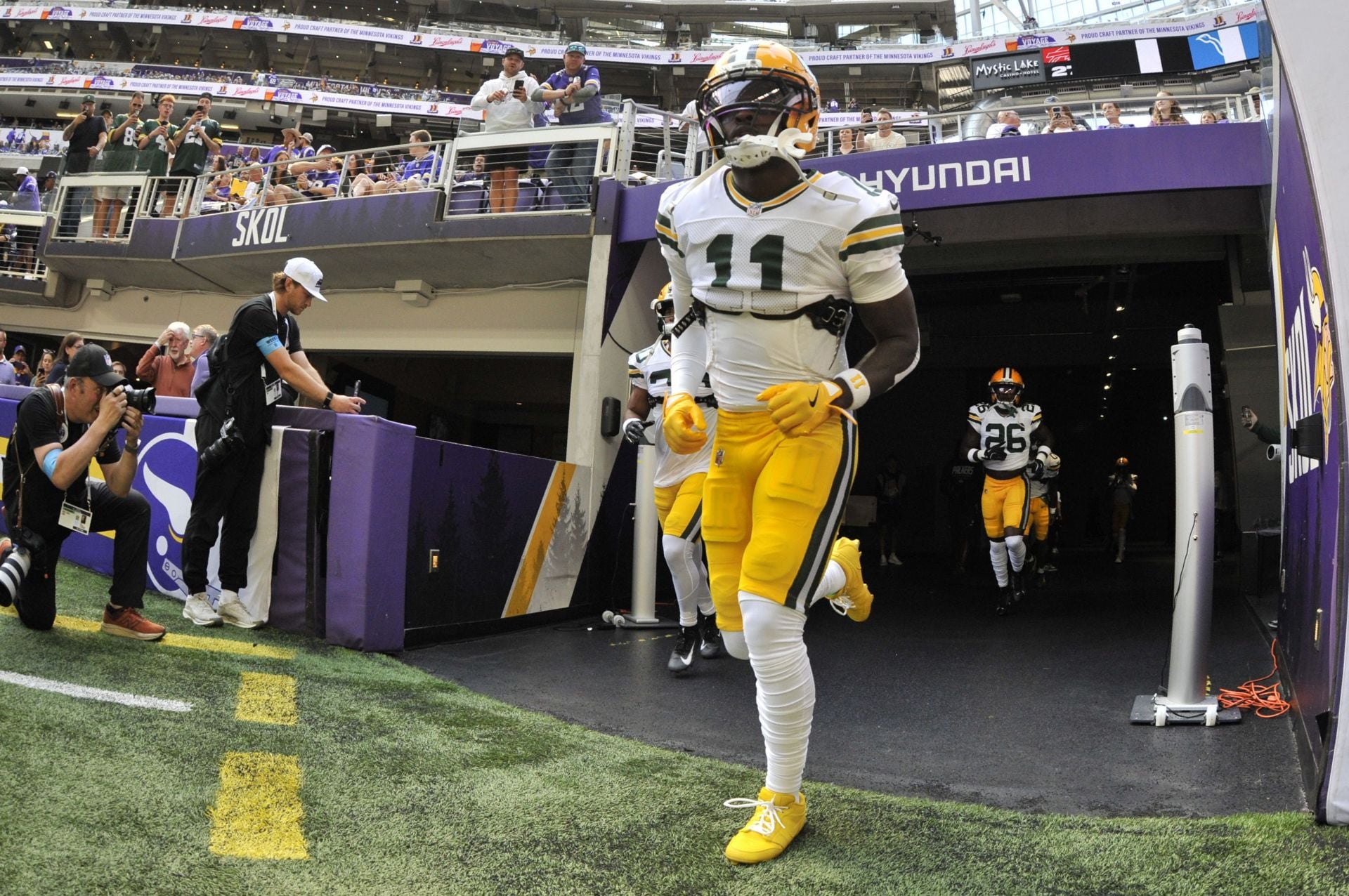 “Demolish Metlife” “Cursed”: NFL fans enraged over Jayden Reed’s scary injury as New York stadium “claims another victim”