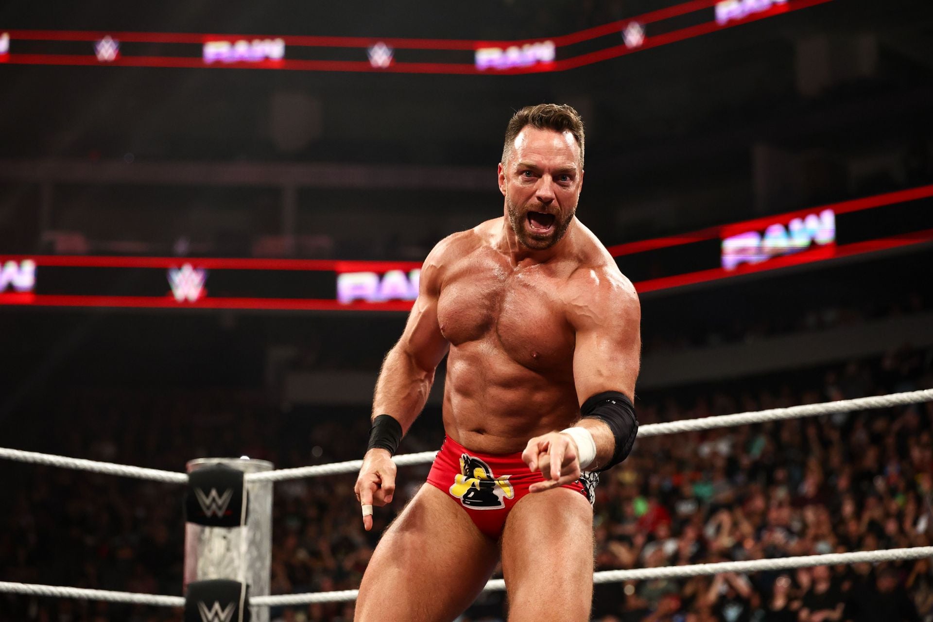 Popular WWE babyface to shockingly turn heel on tonight's RAW by attacking LA Knight? Exploring the possibility