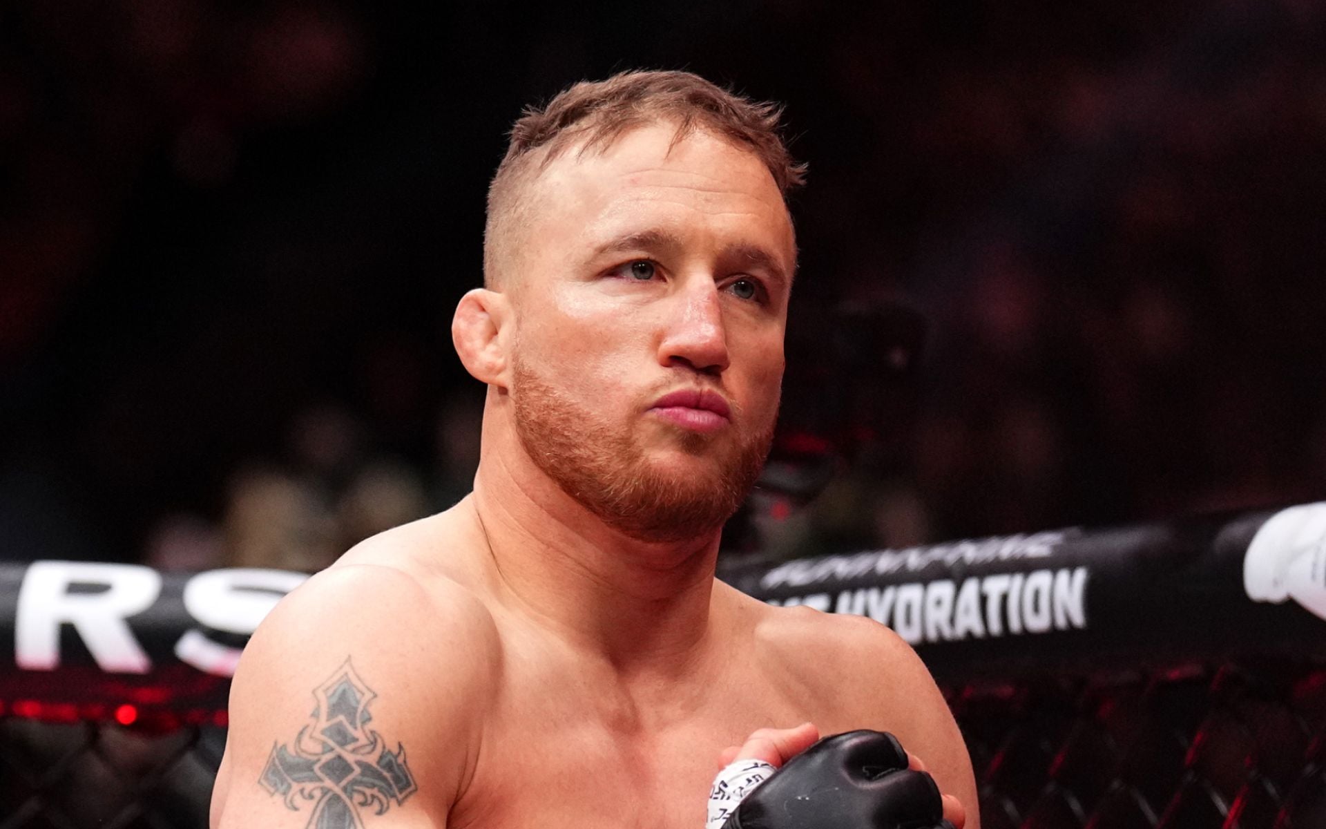 "What are you saying?" - Justin Gaethje reacts to Ilia Topuria accusing him of using loaded gloves in their fight 
