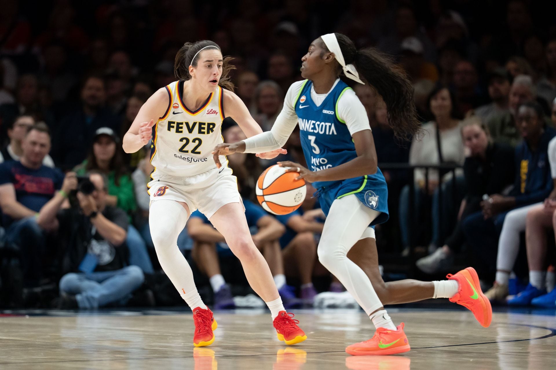 "On CC Sneaker Debut in Support, She Wore Her Own Sneakers": Caitlin Clark Fans Bash Stephanie White’s Gesture For Kelsey Mitchell