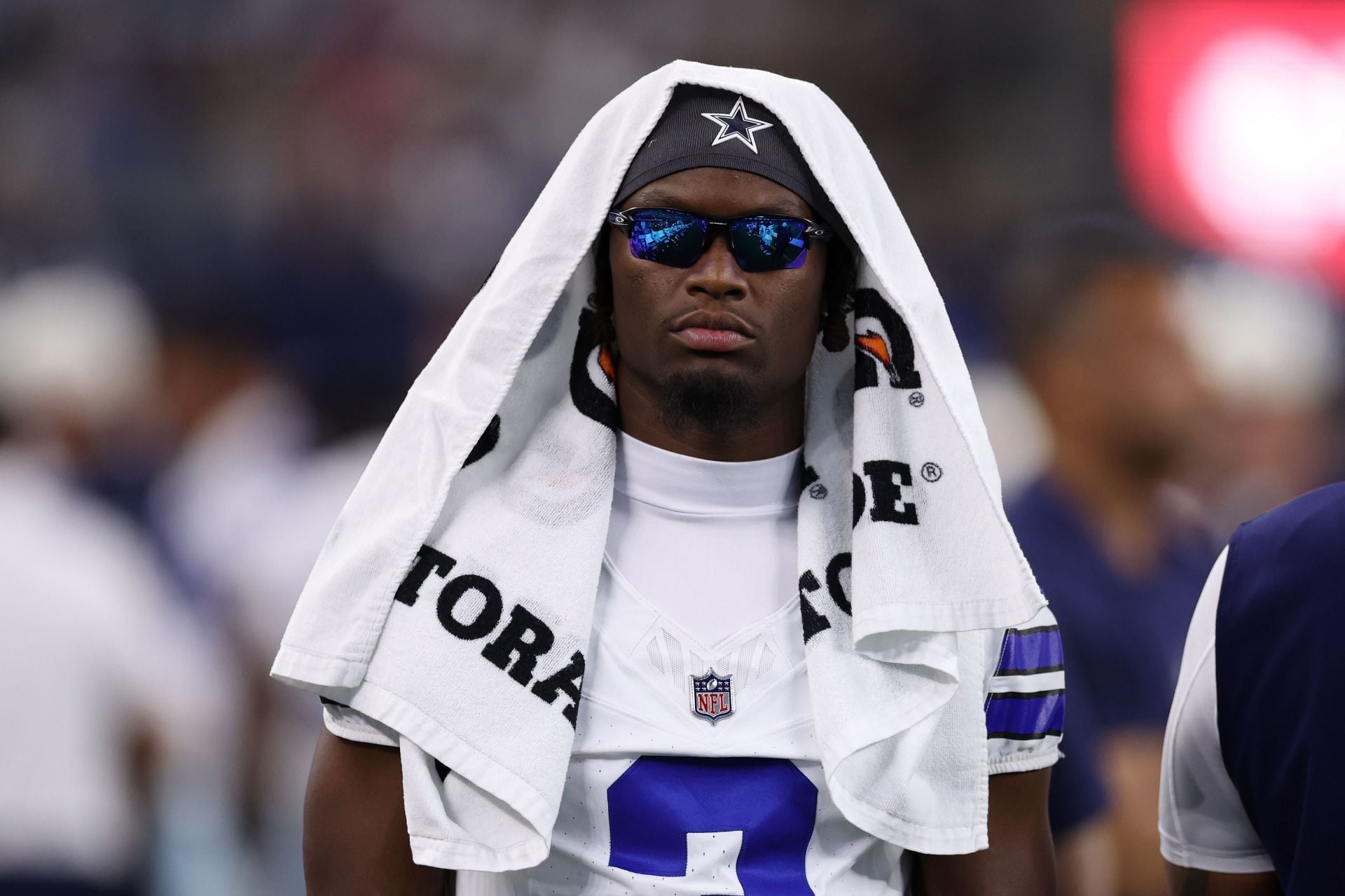 "This is why he didn’t get a long-term contract": NFL fans rip George Pickens after analyst accuses WR of "giving away Cowboys' plays" to Giants