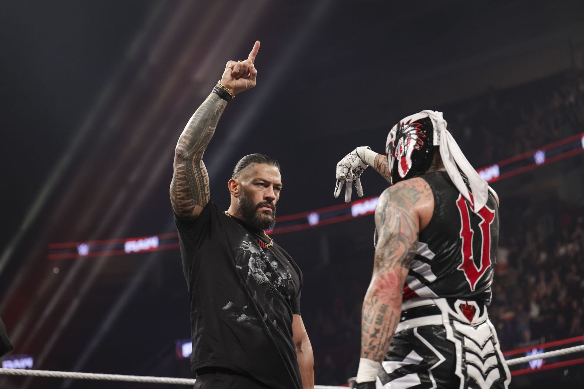 7 stars who could interfere during Roman Reigns vs Penta World Heavyweight Championship match on WWE RAW
