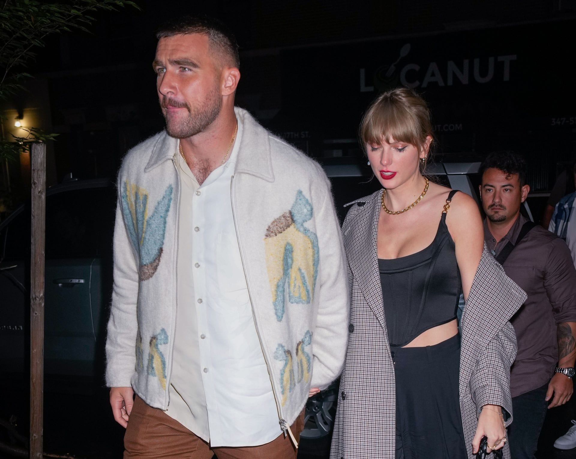 "They stopped serving drinks": Travis Kelce breaks silence on unheard details about private MSG wedding with Taylor Swift