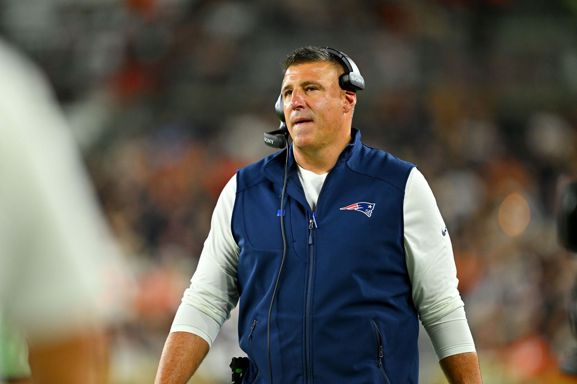 “Patriot way, lie and cheat.”: NFL fans rip “coward” Mike Vrabel over “nonchalant” Dianna Russini response over The Athletic investigation
