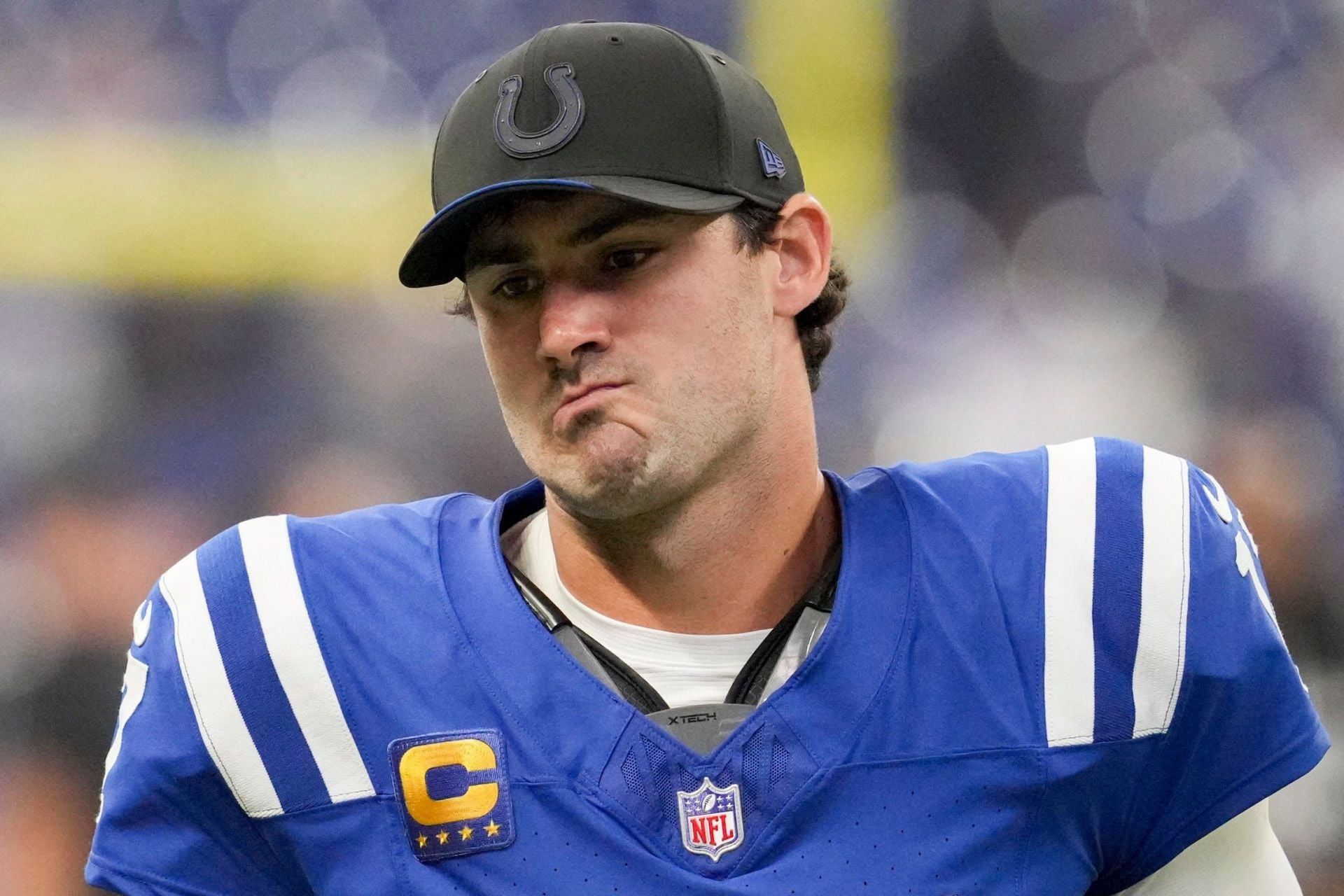 "If that’s Patrick Mahomes, refs throw a flag 100/100": NFL fans rip referees for not calling late hit penalty on Chiefs as Daniel Jones gets rocked