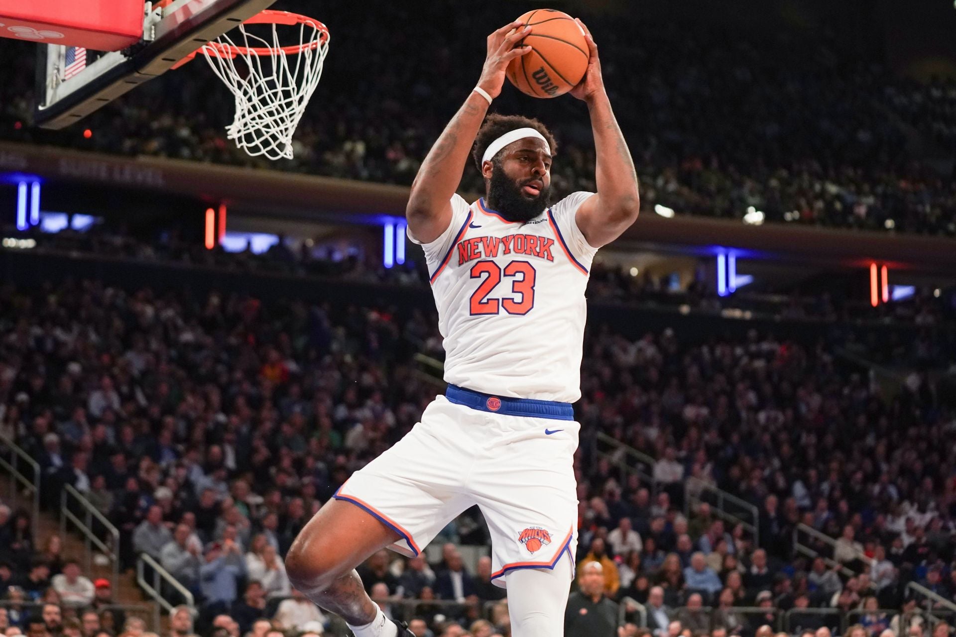 "Already regrets being in Boston", "Double agent in Locker room" - NBA Fans Go Wild As Mitchell Robinson Skips Celtics Introduction Presser