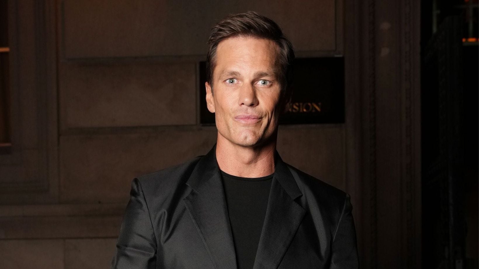 Tom Brady flashes $695,440 Audemars Piguet watch ahead of Bills vs Chargers game broadcast