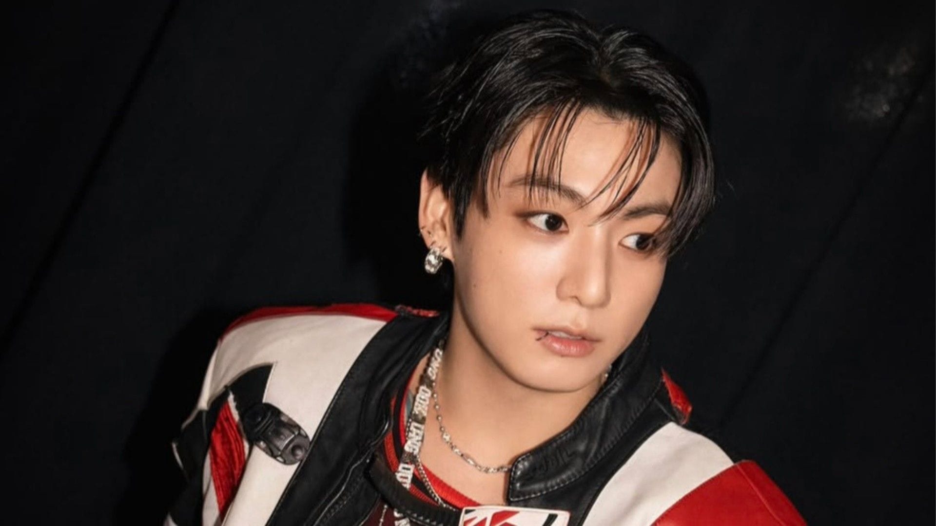 "He is such a pure soul" - Fans gush as BTS' Jungkook gifts his birthday crown and t-shirt to a disabled ARMY during SoFi Stadium Day 1 concert