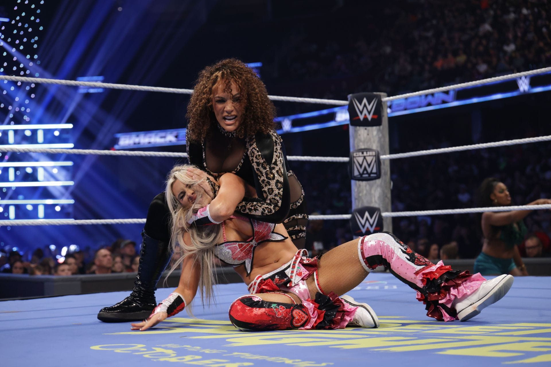 Massive Nia Jax botch on SmackDown; breaks major WWE rule 