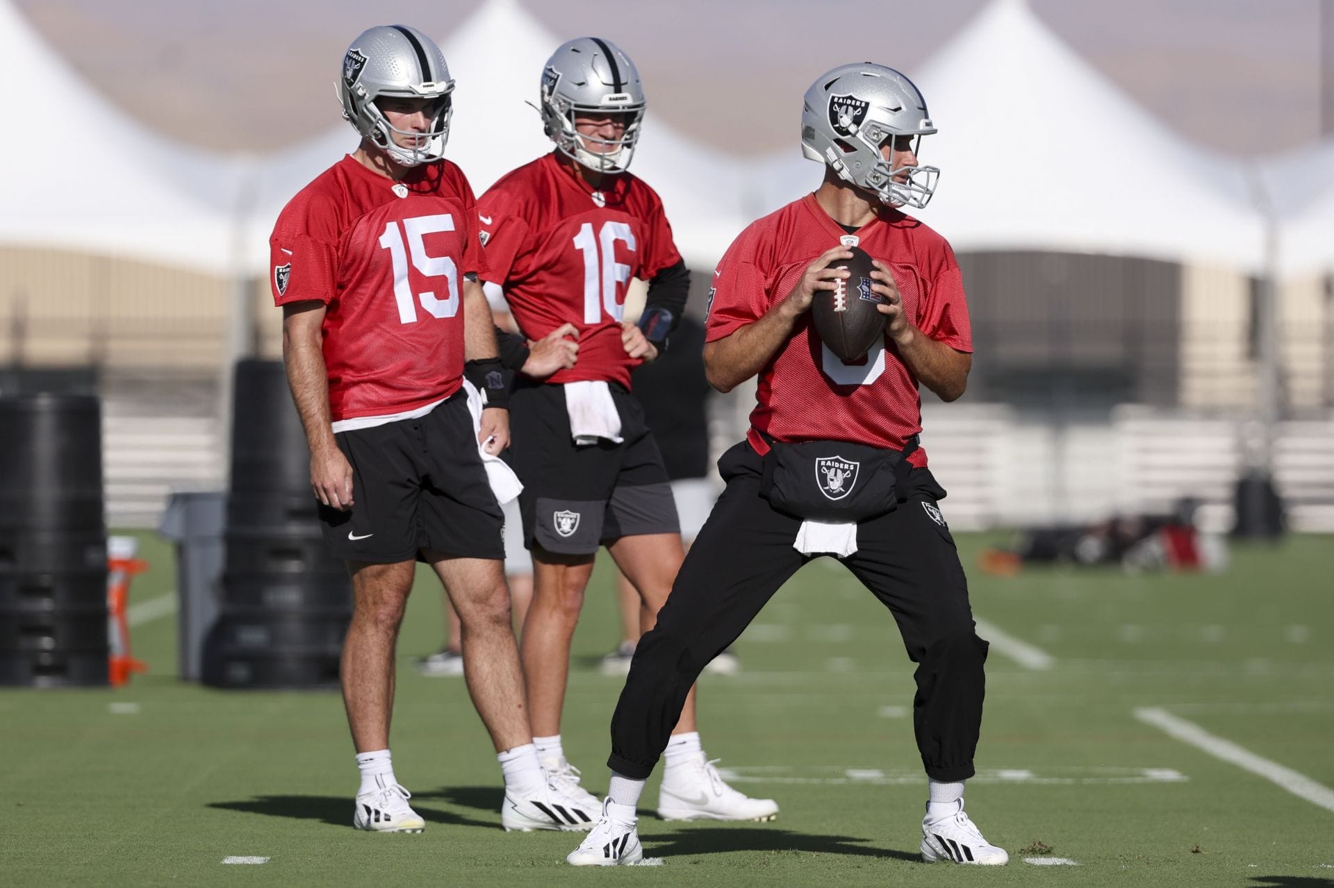 "Mendoza will receive the Mahomes/Herbert treatment": NFL fans react to Kirk Cousins being named Raiders QB1