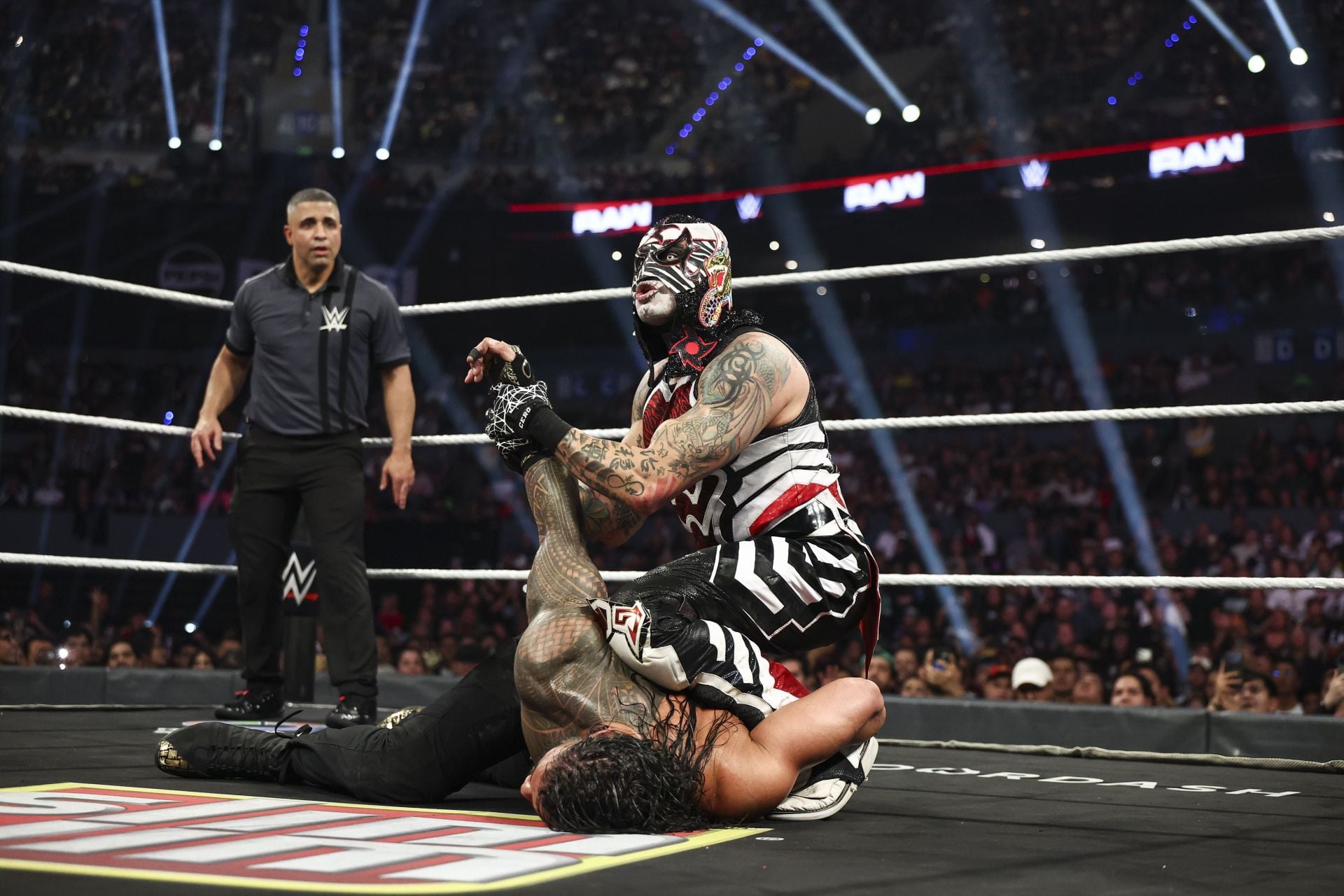 WATCH: Penta's Family Left Distraught After He Fails To Win The World Heavyweight Title From Roman Reigns; Reaction Revealed