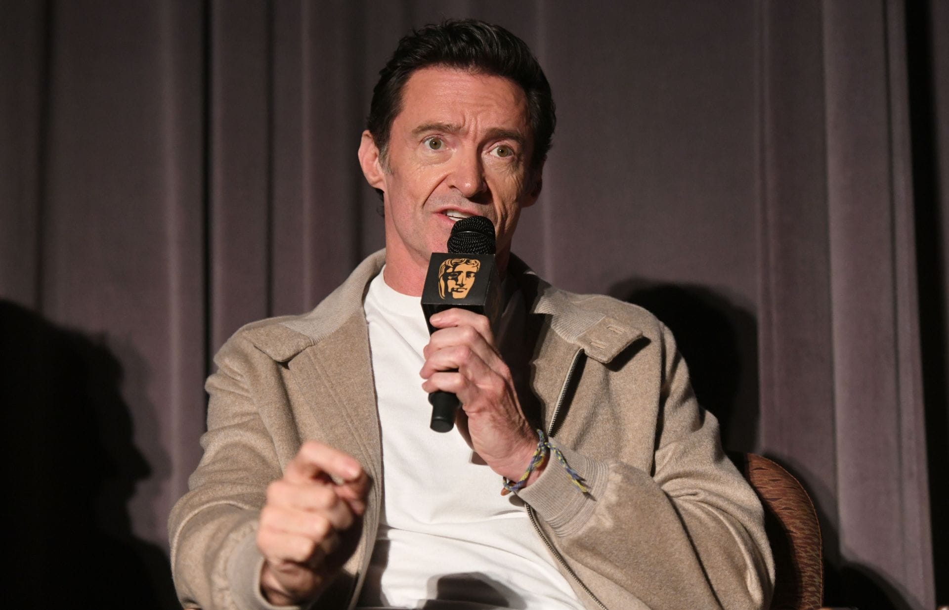 "It is a disgrace" - Hugh Jackman left stunned as interviewer tells him they considered switching clubs and supporting Arsenal