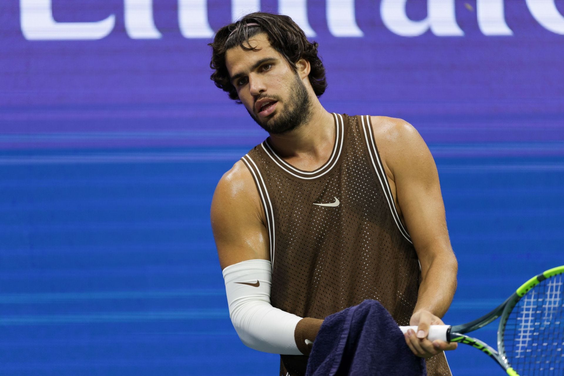 Carlos Alcaraz heard yelling NSFW curses at US Open during frustrating start in 2R battle
