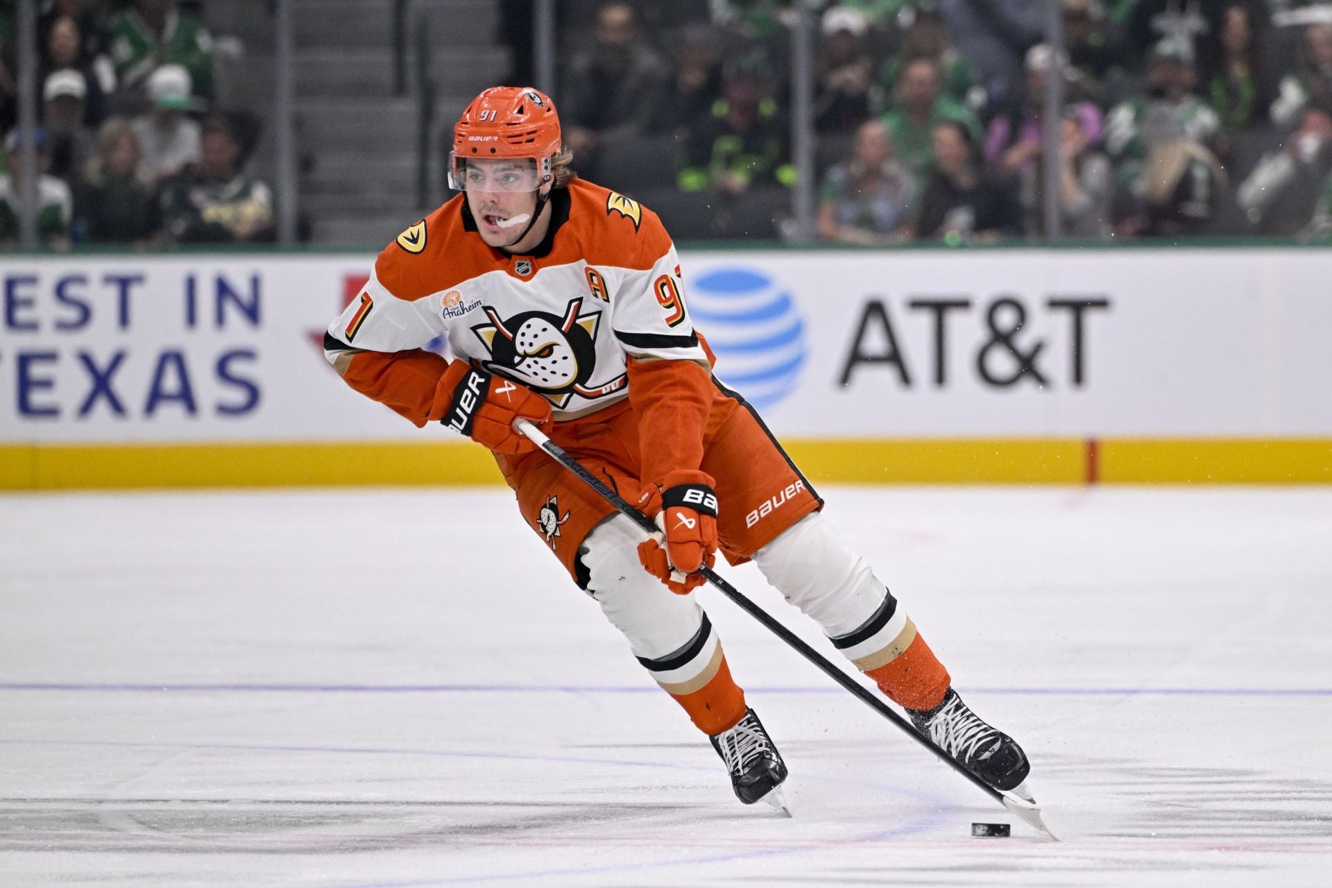 Bryan Hayes: Ducks snubbed Leo Carlsson of captaincy "out of spite" for accepting Flyers' $18M offer sheet