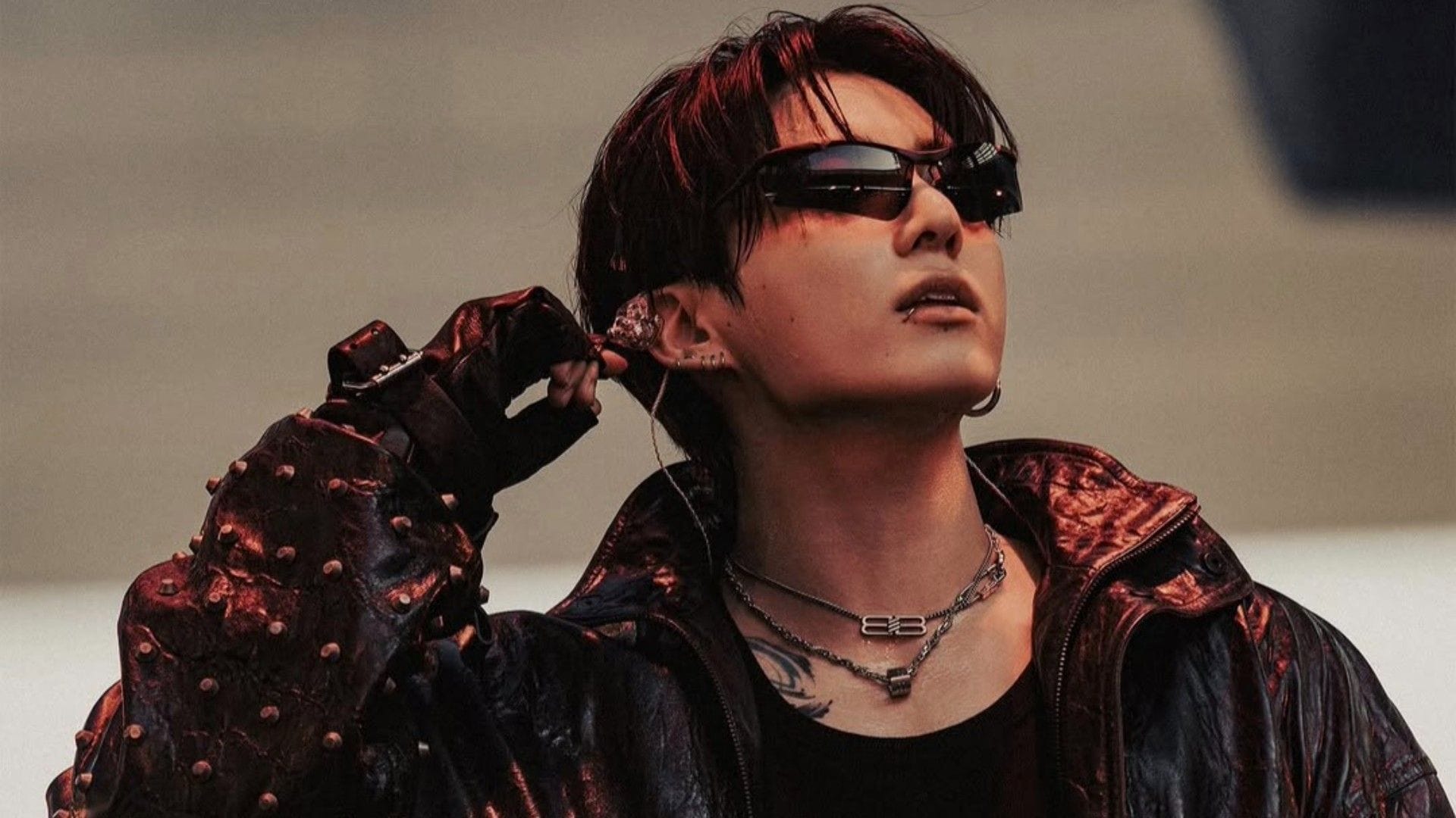 "CANCEL THE TOUR" - Fans go wild as BTS' Jungkook's shirtless moment at SoFi Day 4 concert goes viral