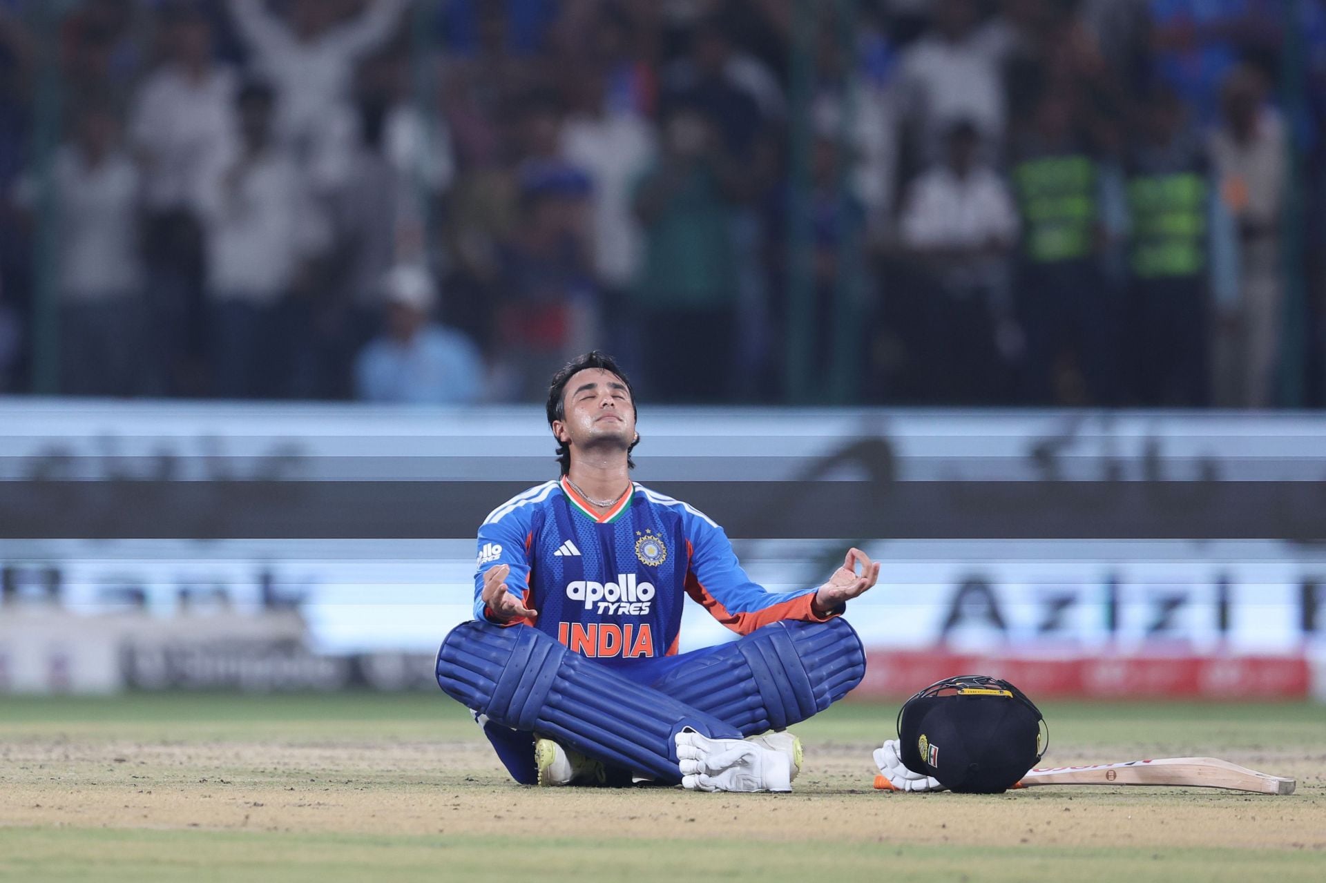 Security forced to intervene after fan girl causes chaos in hotel lobby for photo with Abhishek Sharma after AFG vs IND 2026 3rd T20I [Watch] 