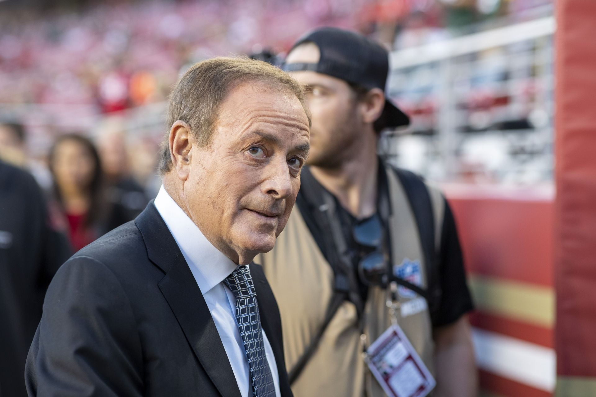 "Get this dude outta the booth," "He needs to retire": NFL fans rip Al Michaels for massive screw up about Bijan Robinson & Michael Penix Jr.