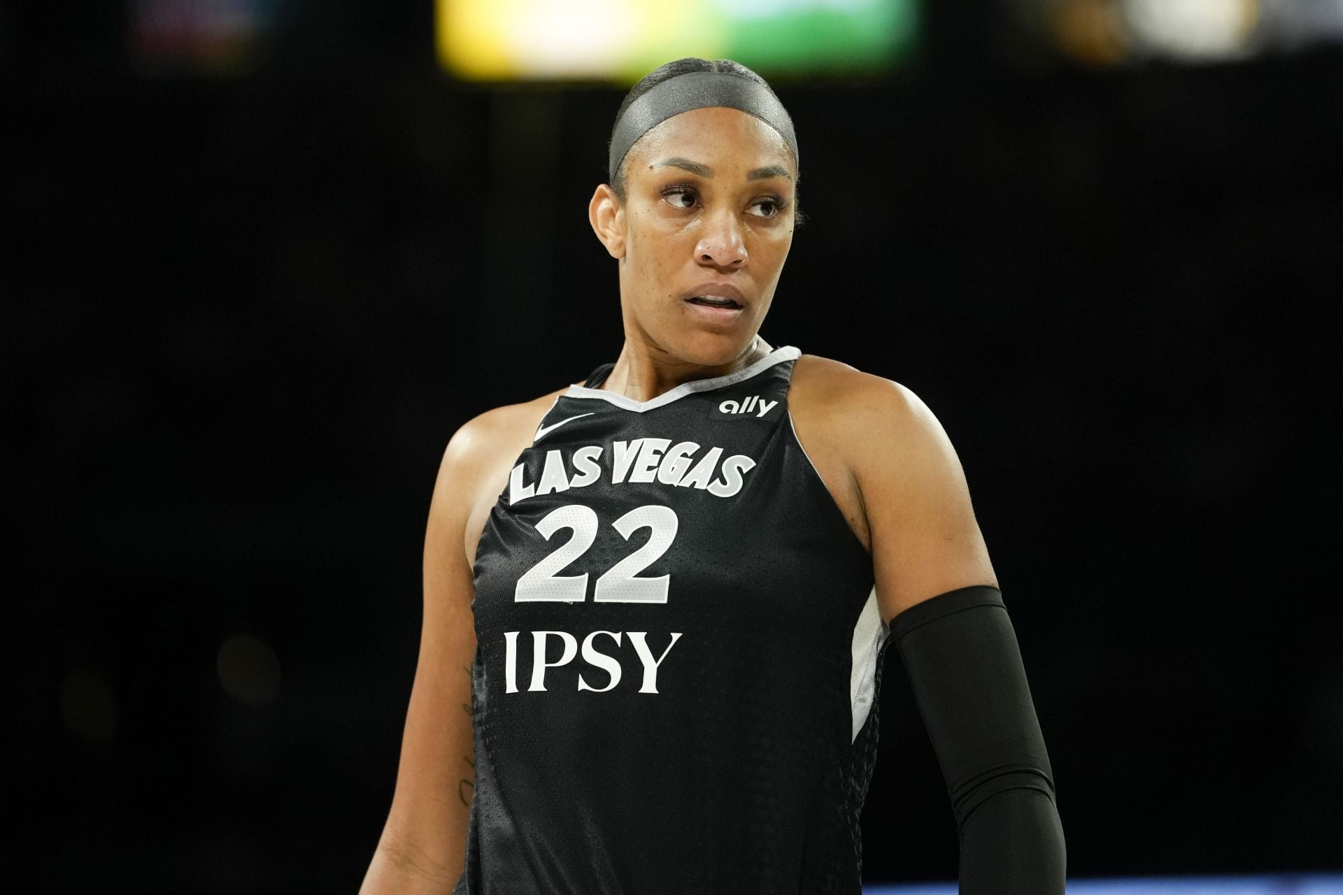 "Tear them up A'ja!", "MHA don’t want that smoke" - WNBA Fans Erupt As A'ja Wilson Chirps At Myisha Hines-Allen For Getting Physical After Whistle