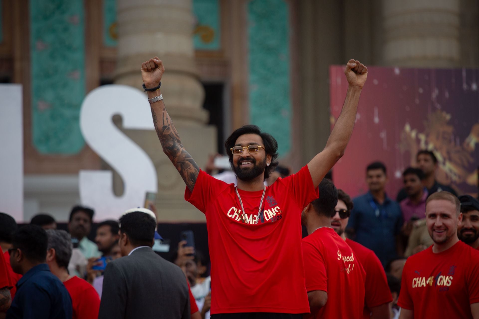 Krunal Pandya rides scooty with wife in Goa after IPL 2026 [Watch]