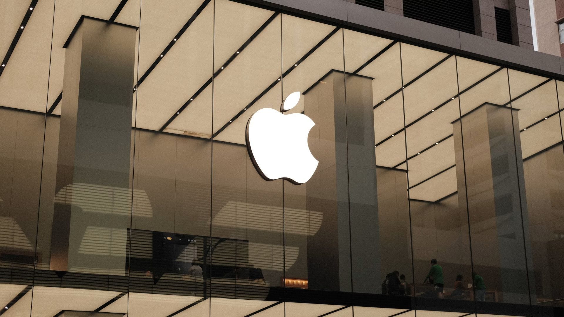 Apple could bring back the Genius Bar in a major retail shake-up