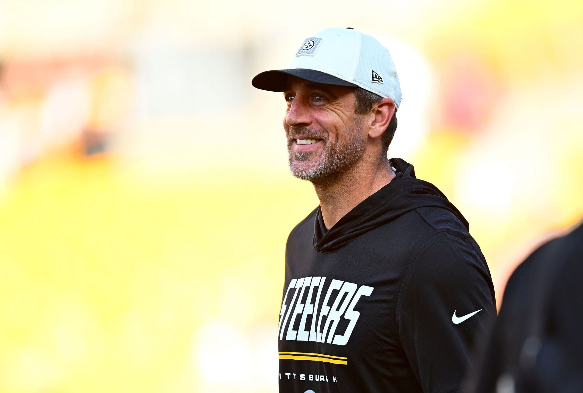 "What is he smoking?" “Put down the ayahuasca": NFL fans mock Aaron Rodgers’ bold claim about Steelers’ Super Bowl chances