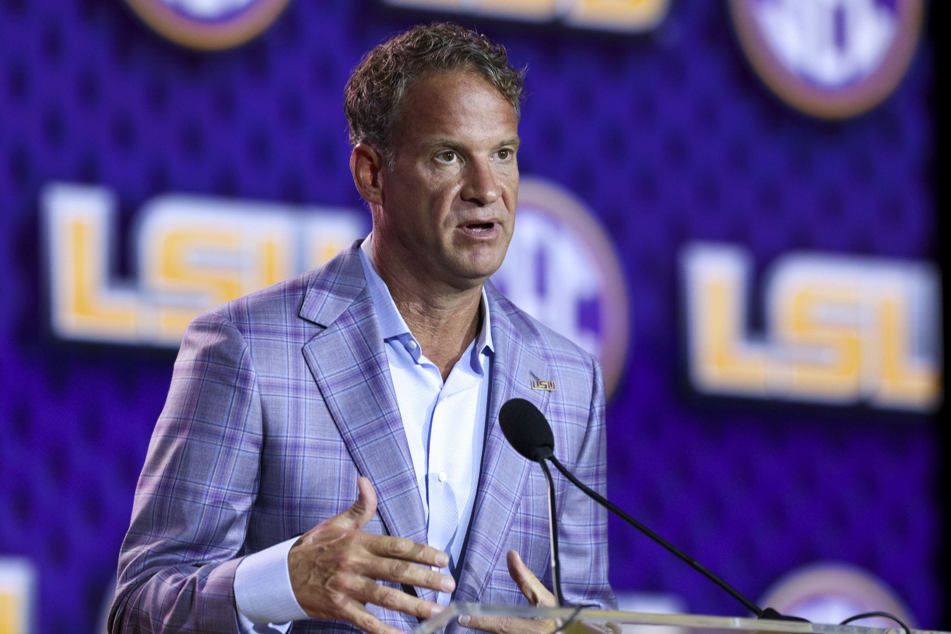 "Needs to be fired": Lane Kiffin served harsh reality check by ex-LSU champ amid NFL players returning to college chaos
