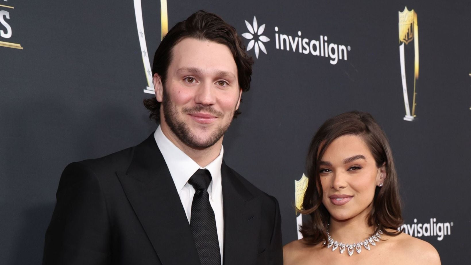 "Knocked me sideways, mentally and emotionally": Hailee Steinfeld shares major struggles managing family while Josh Allen prepares for Chargers