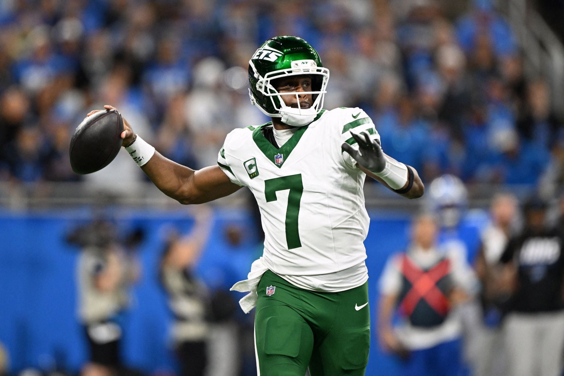 Geno Smith is likely to play most of the season for the New York Jets - Source: Imagn