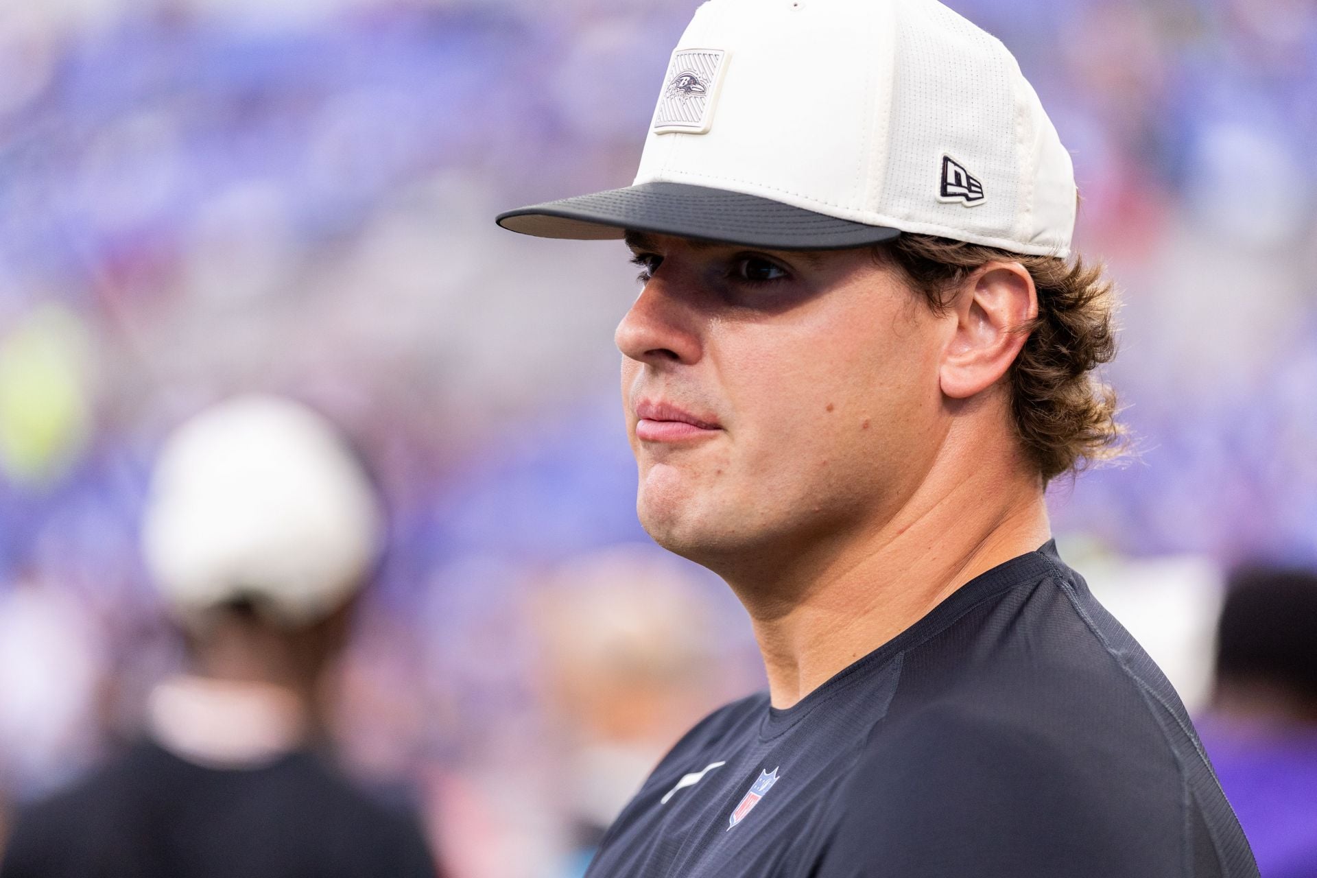 "0 sacks again?" "They chose this over Maxx Crosby": NFL fans react as Trey Hendrickson decides to play with broken finger in Week 2