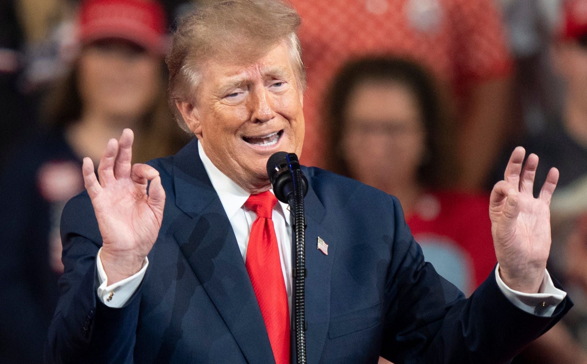 "Cursed for eternity" - Yankees fans sound off after Donald Trump applauds Bronx Bombers president Randy Levine