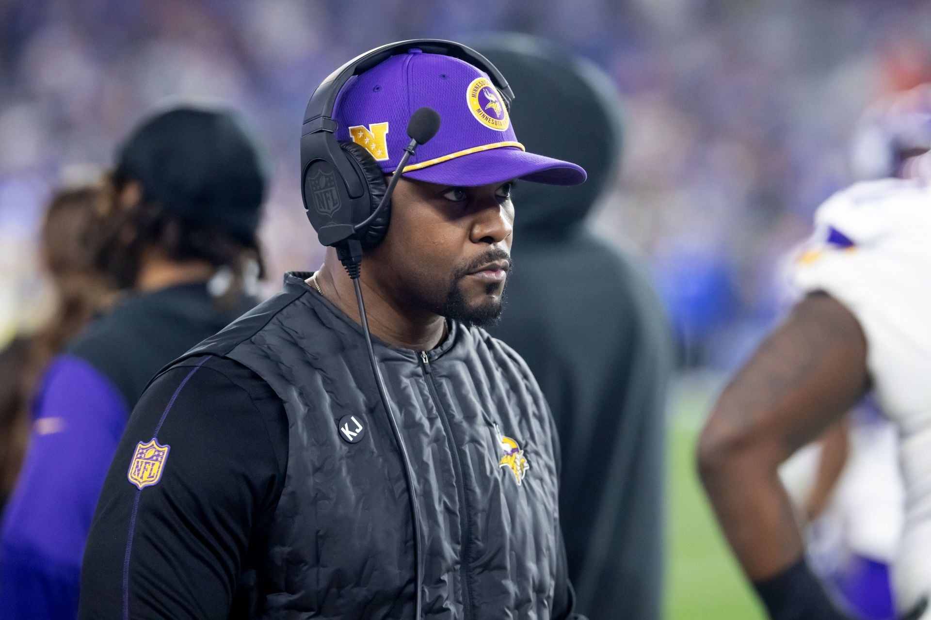 “Wouldn’t hire him after reading that” “Last positive is crazy”: NFL fans react to Brian Flores’ pros & cons list prepared for Raiders