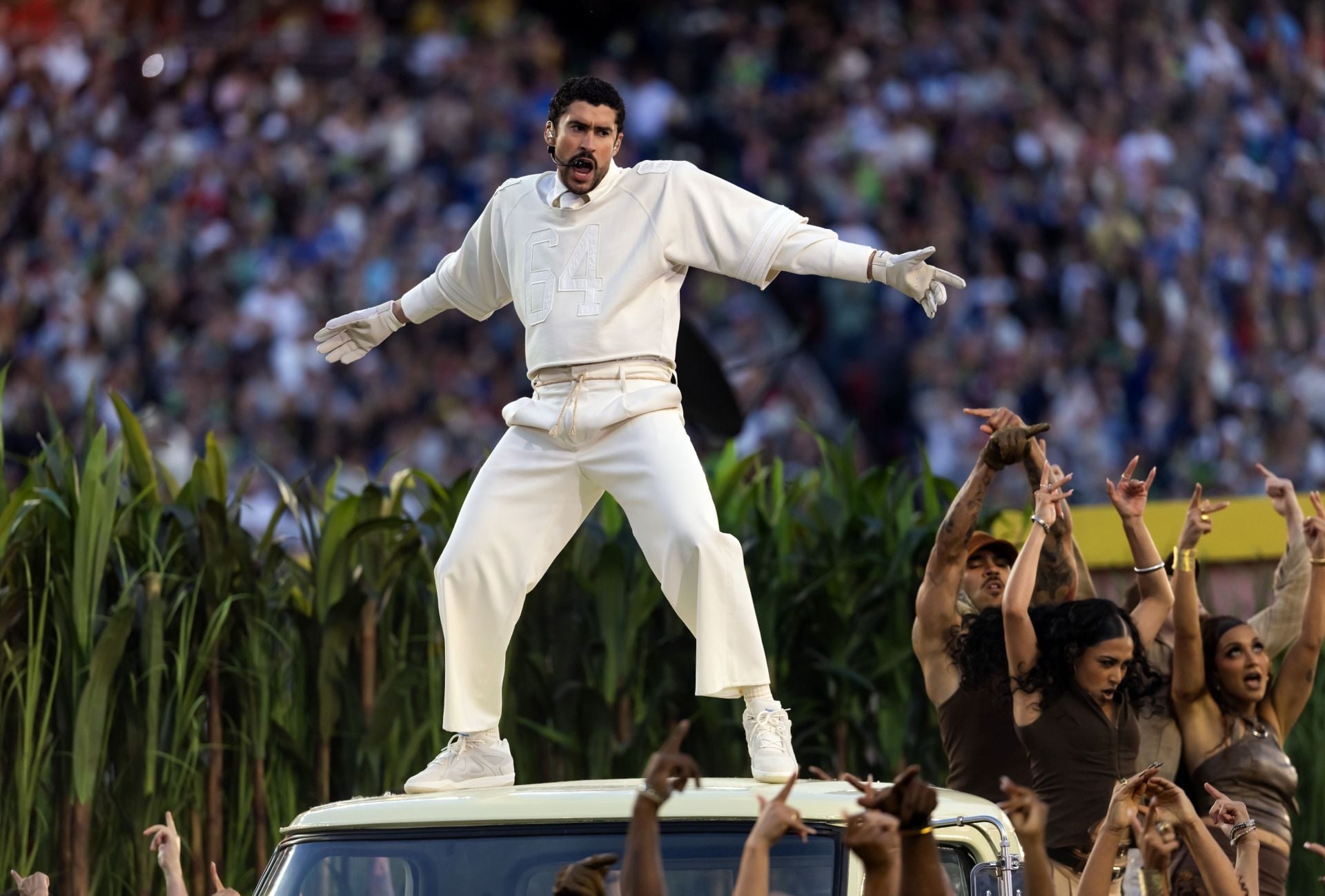 10 Best NFL Super Bowl Halftime Performances From The Past Twenty Years