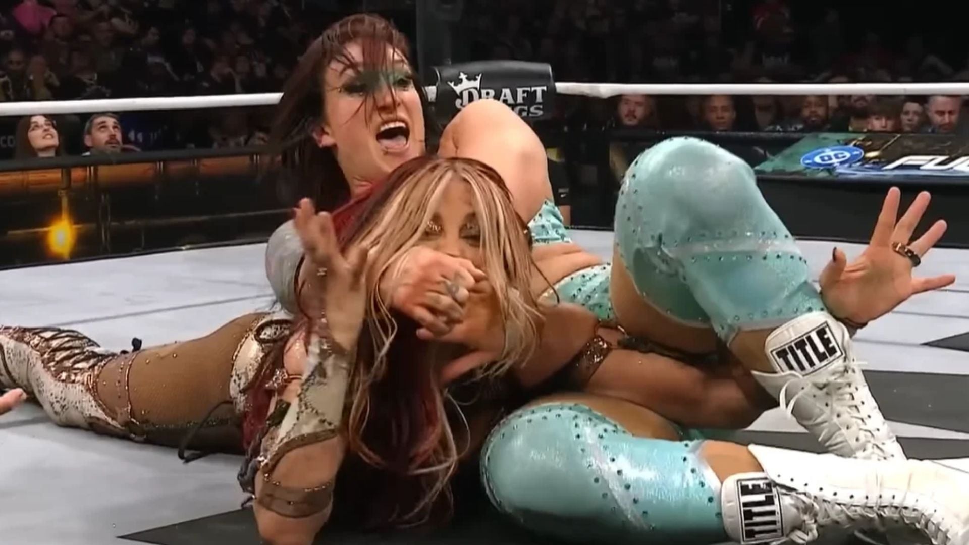 Kris Statlander pushing Mercedes Mone to her limits (Image via YouTube @AEW)