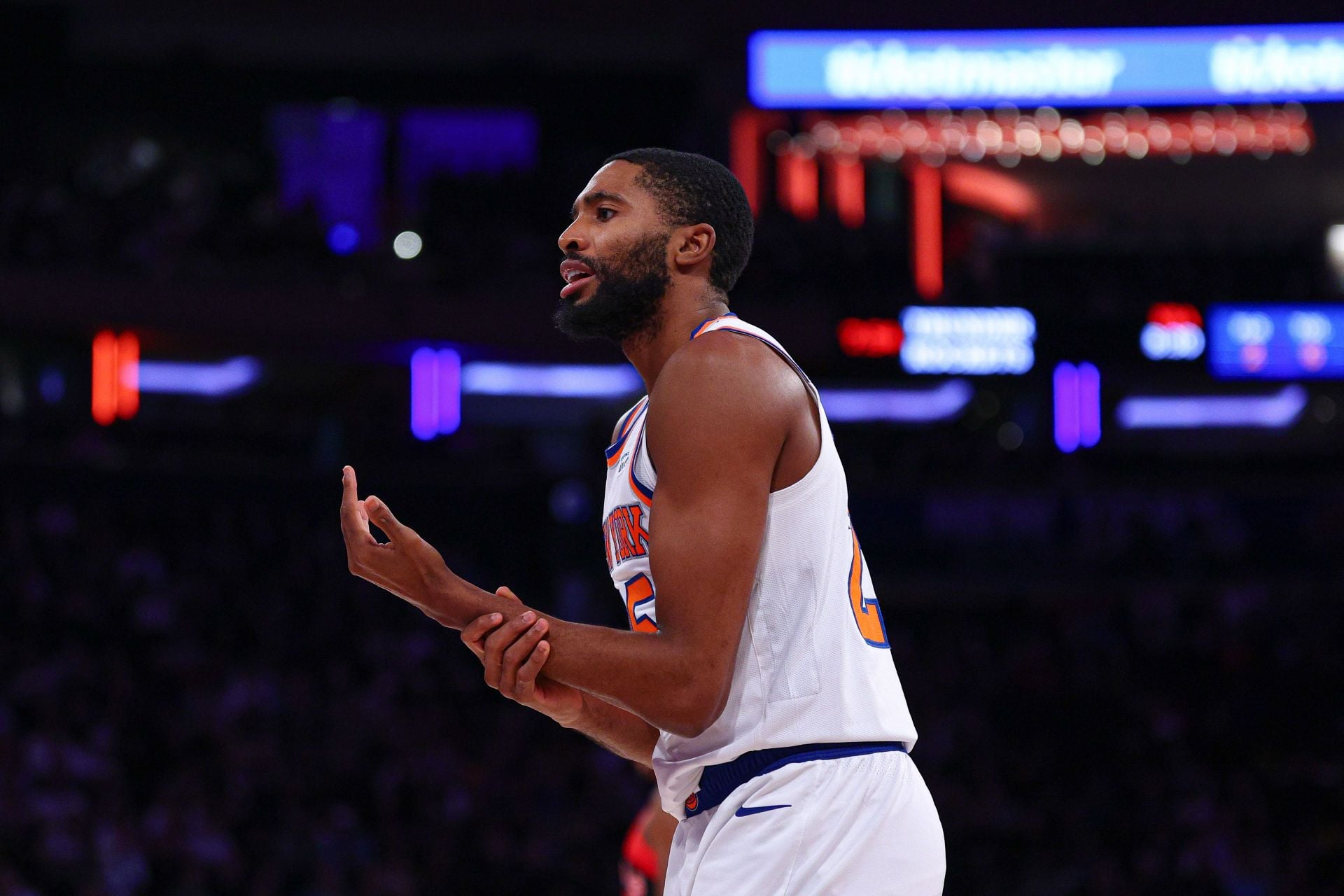 Mikal Bridges is on a cold shooting stretch as the New York Knicks begin their title defense. - Source: Imagn