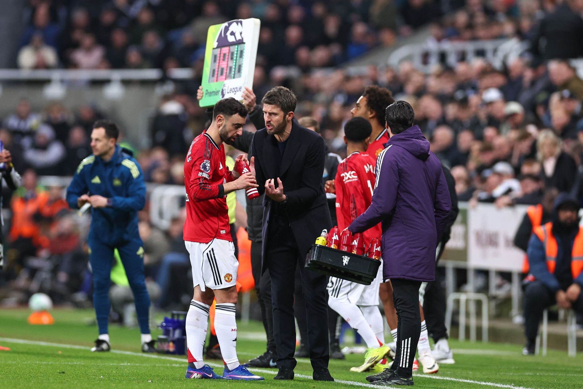 Bruno Fernandes holds clear the air talks with Manchester United head coach Michael Carrick after Bournemouth debacle: Reports