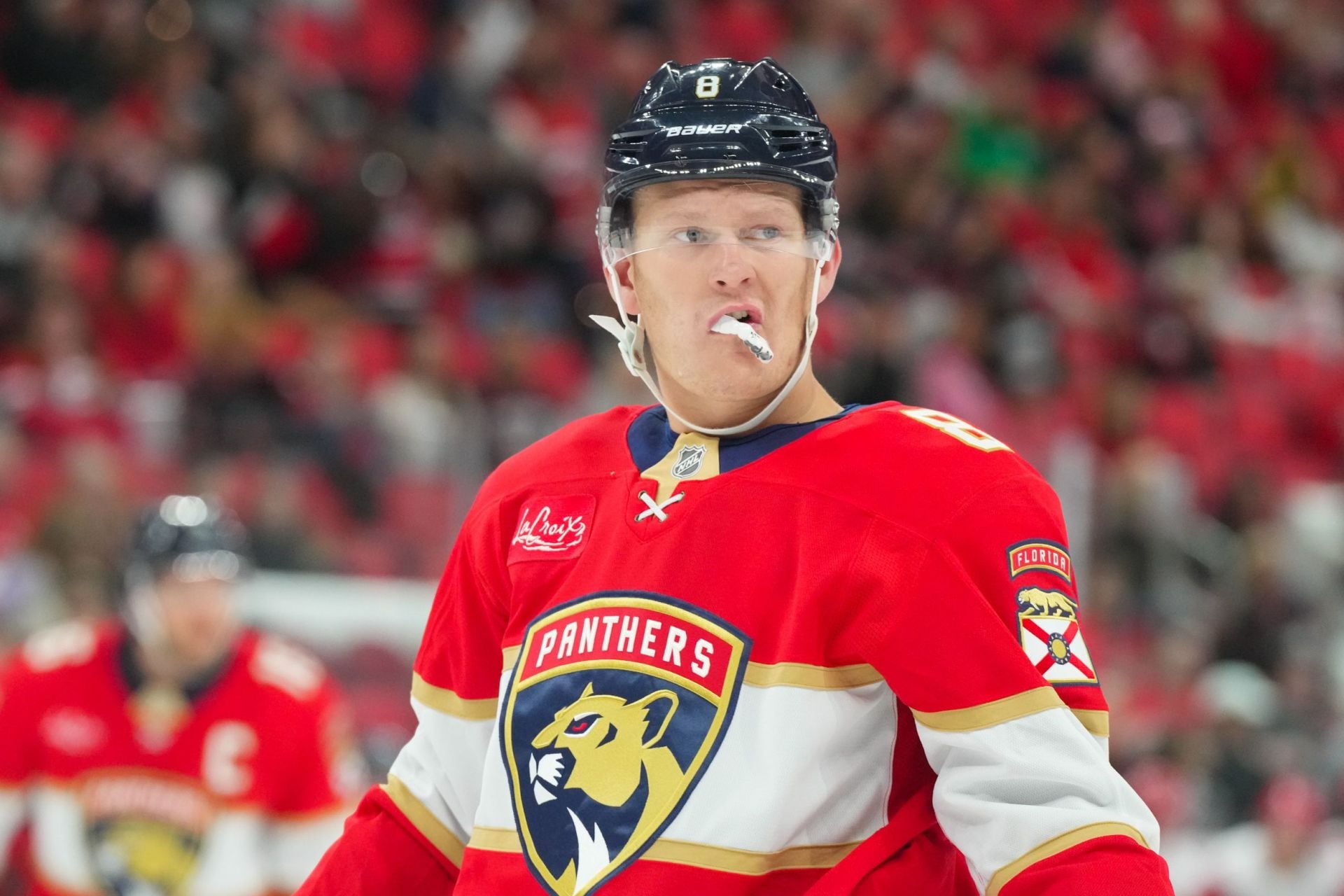 [WATCH] Brady Tkachuk takes down Macklin Celebrini from behind, fights Sharks retaliator Jacob Trouba