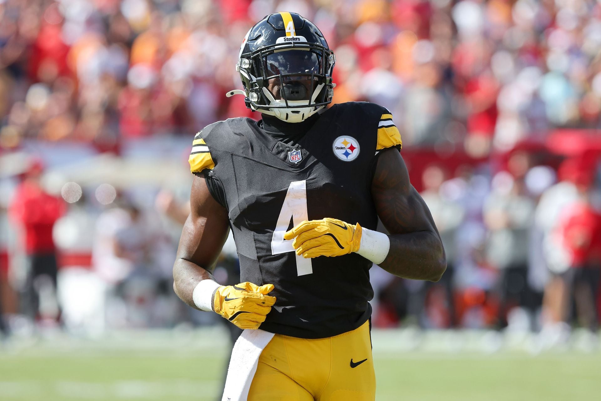 "Horrible start" "These refs are just insanely bad": NFL fans rip officials over missed PI call on DK Metcalf during Steelers vs Saints game