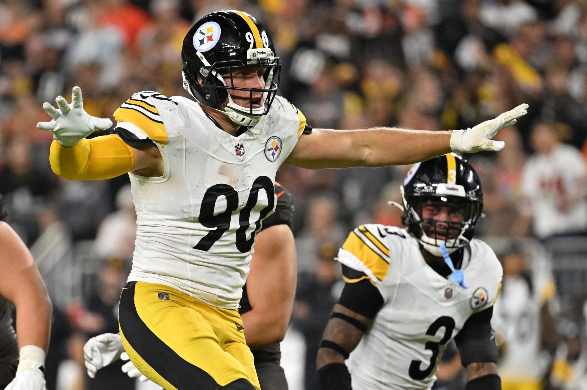 T.J. Watt's wife Dani reacts to NFL refs after disallowing Steelers LB's strip sack on Tyler Shough in Week 7 win vs. Saints