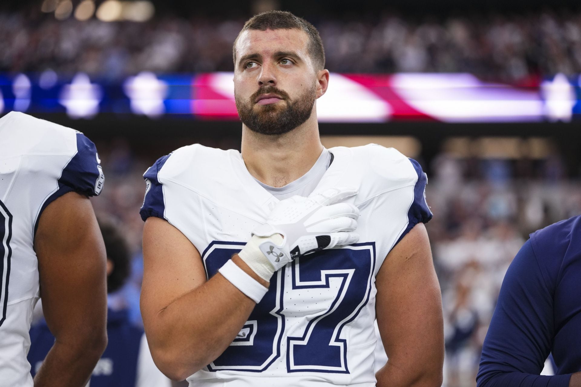 "Cut Jake Ferguson tonight": NFL fans rip "worthless" Cowboys TE for egregious catch drop leading to Dallas' TNF loss vs. Bucs