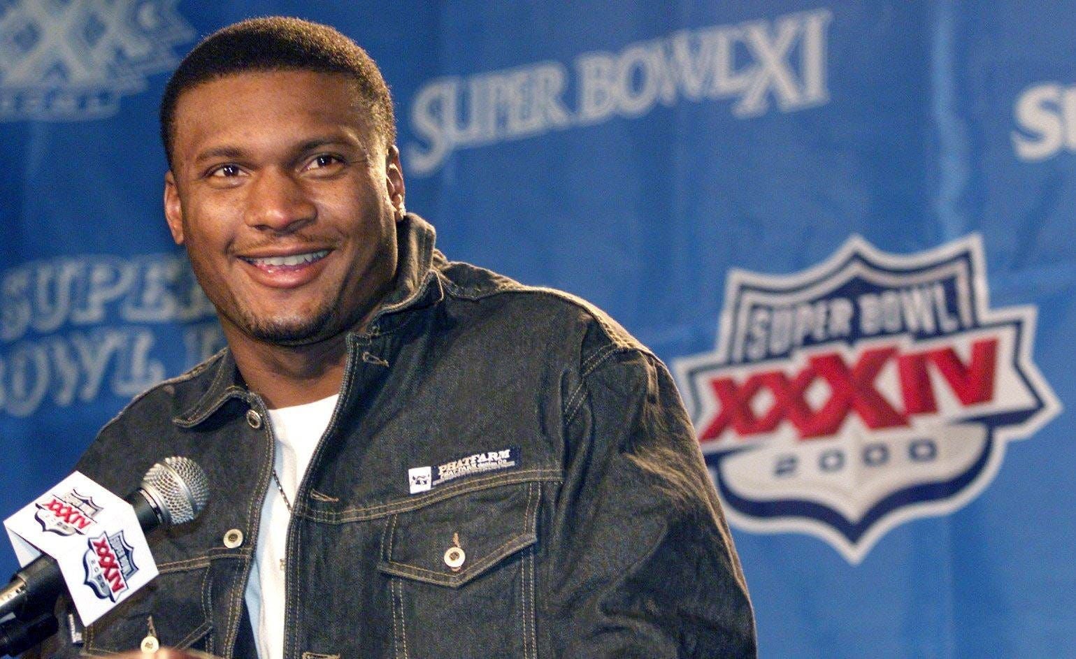 10 NFL QBs Who Deserve to be in the Hall of Fame Without a Super Bowl Win