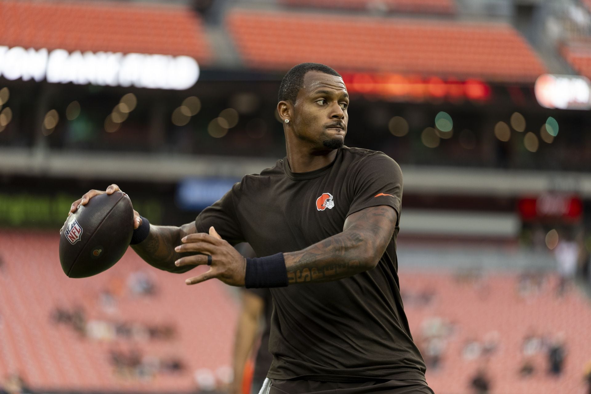 “Better be bargain deal,” “Bro should play a year for free”: NFL fans mock Browns’ stance on Deshaun Watson extension