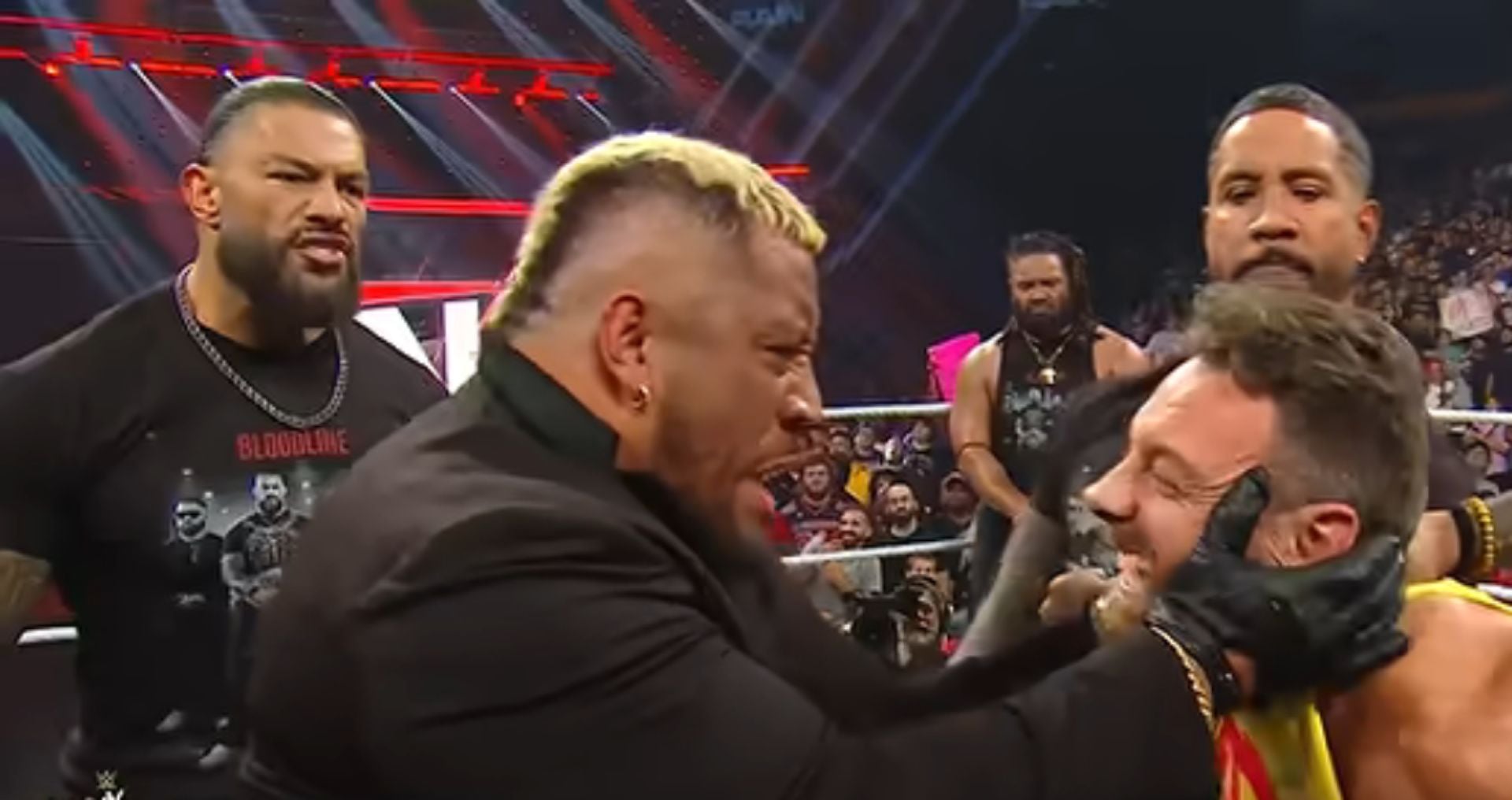 4 Reasons why WWE star Solo Sikoa should not trust Roman Reigns and the Usos again