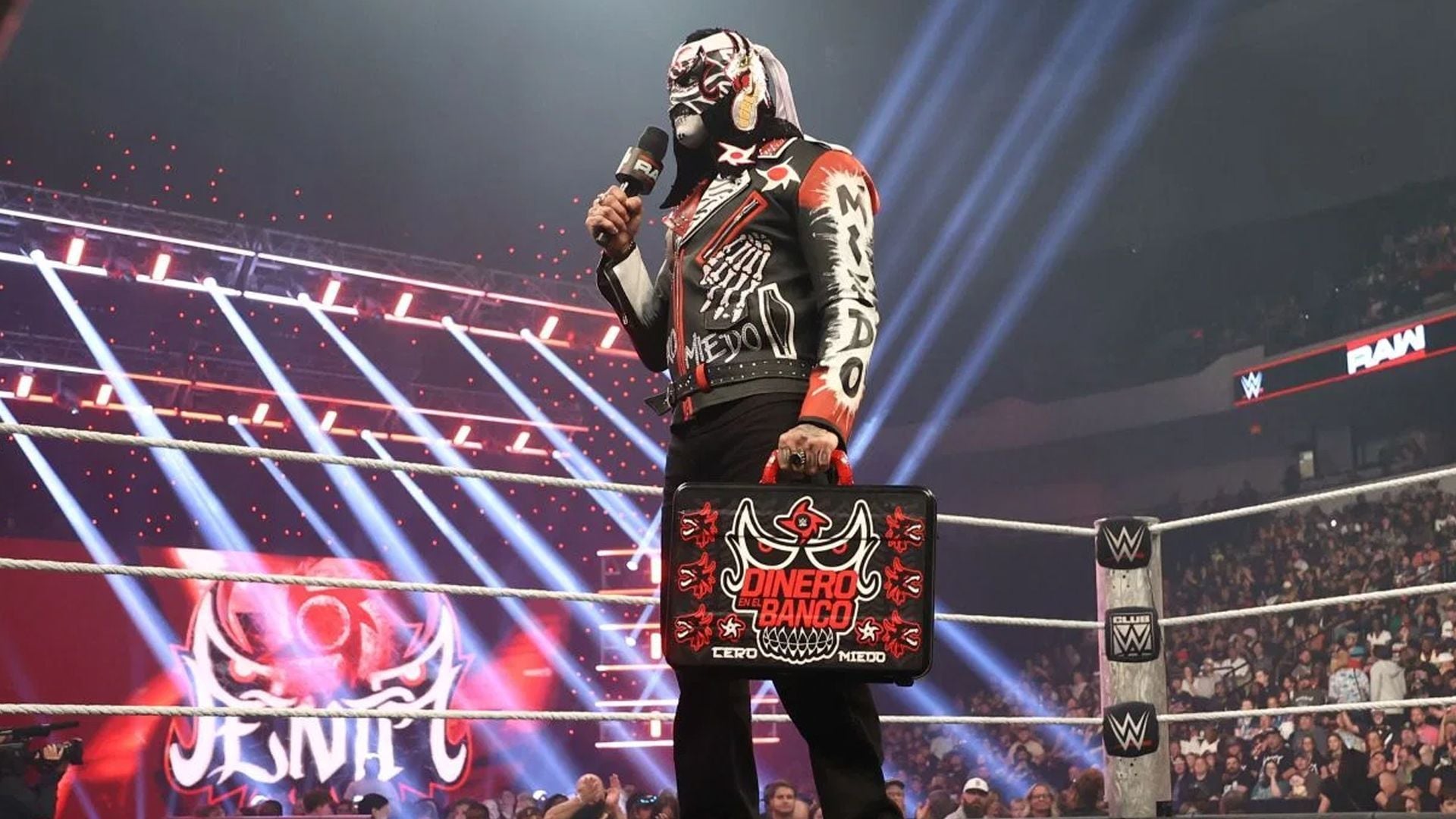 4 Clear signs Penta will fail to cash in his WWE Money in the Bank contract