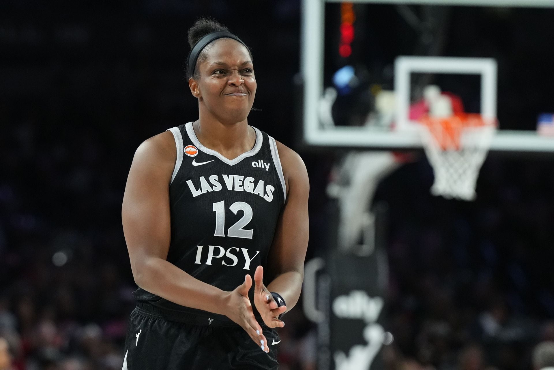 "Sisterhood went silent since it’s not Fever", "Boil that bunny" - WNBA Fans Outraged By Aces Mascot Dumping Popcorn On Gabby Williams’ Sister