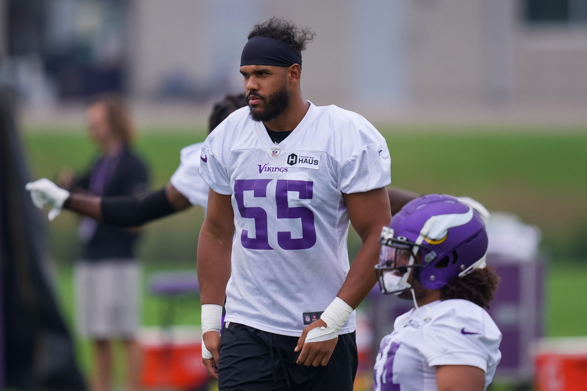 10 NFL Stars Who Were Raised by Single Mothers