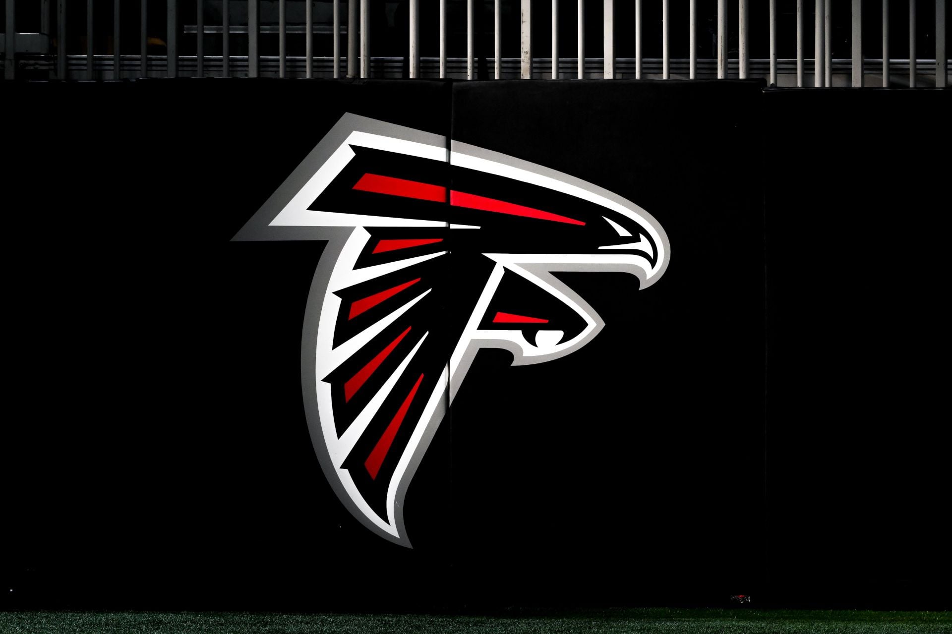"Someone is going to be fired" "Should have been thought out more carefully": NFL fans react as Falcons change their retro logo after facing backlash