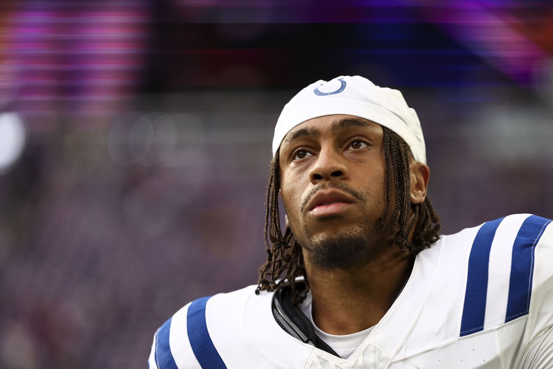 "Athletes need to do a better job keeping their wives off TikTok": NFL fans rip into Jonathan Taylor's wife for ranting about RB's trade rumors